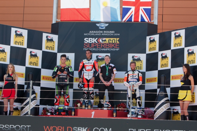 podio2436 6TSOXi9i1lH6FBw scaled 1