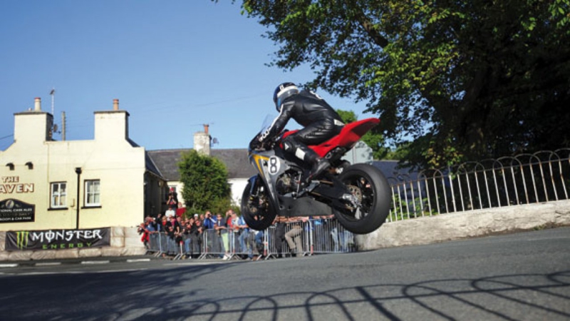 guy martin racing at the isle of man tt