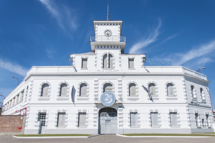 Fachada de la planta Industrial La Emilia S.A.