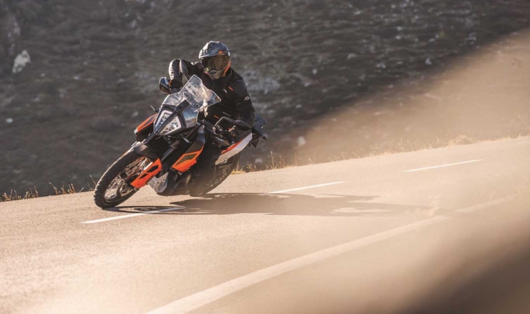 ktm 790 adventure slider 1