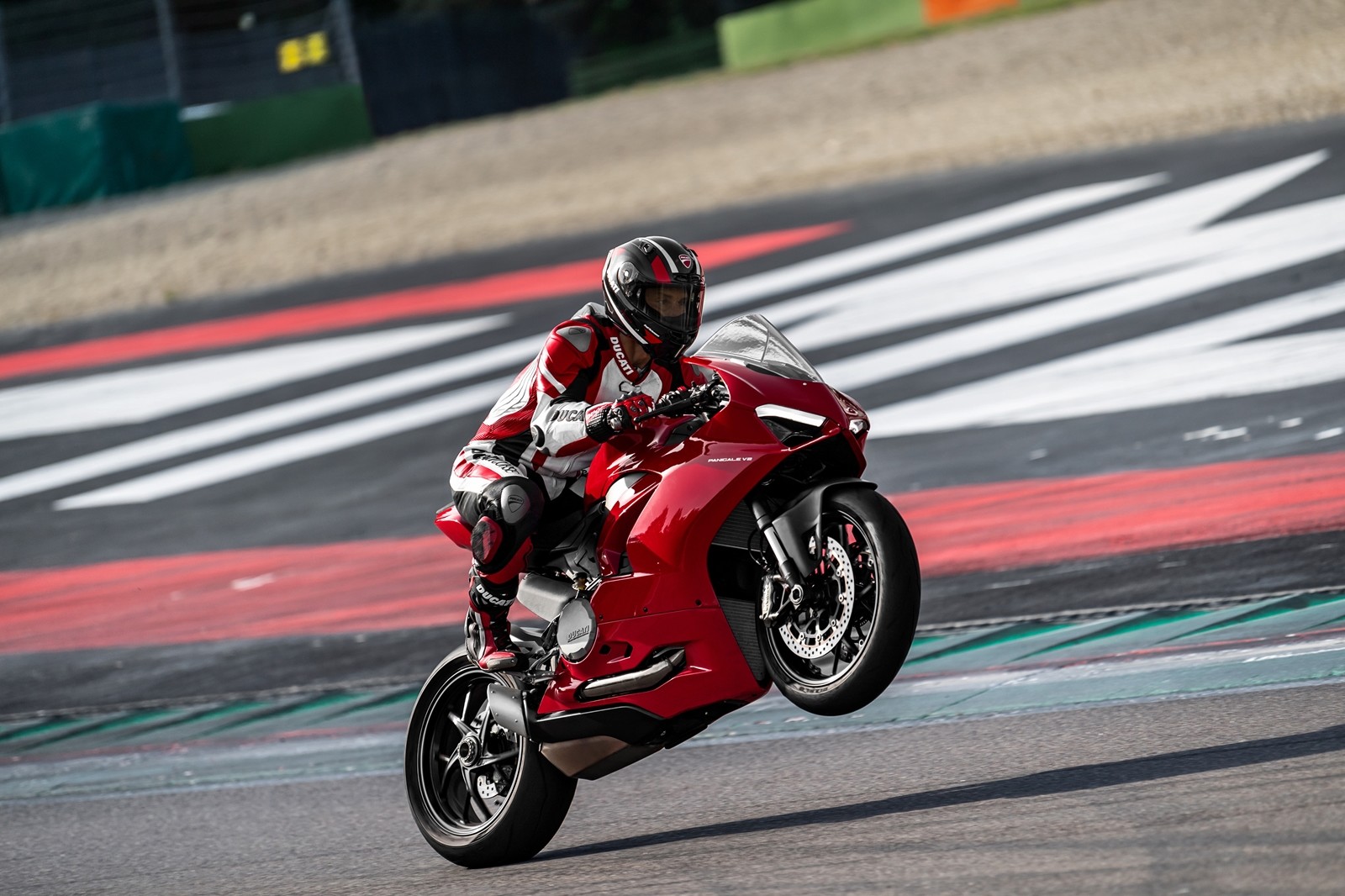 ducati panigale v2 1
