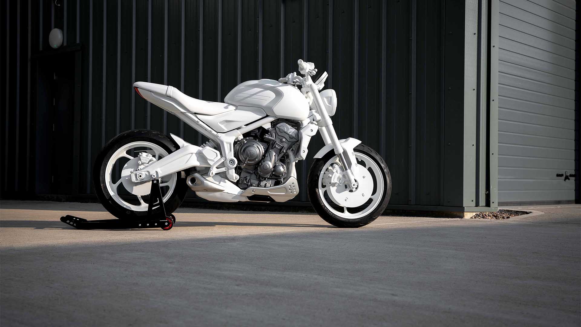 Triumph Trident 2021 (1)