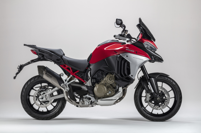Ducati Multistrada V4: deportividad y confort con nuevos accesorios Akrapovic