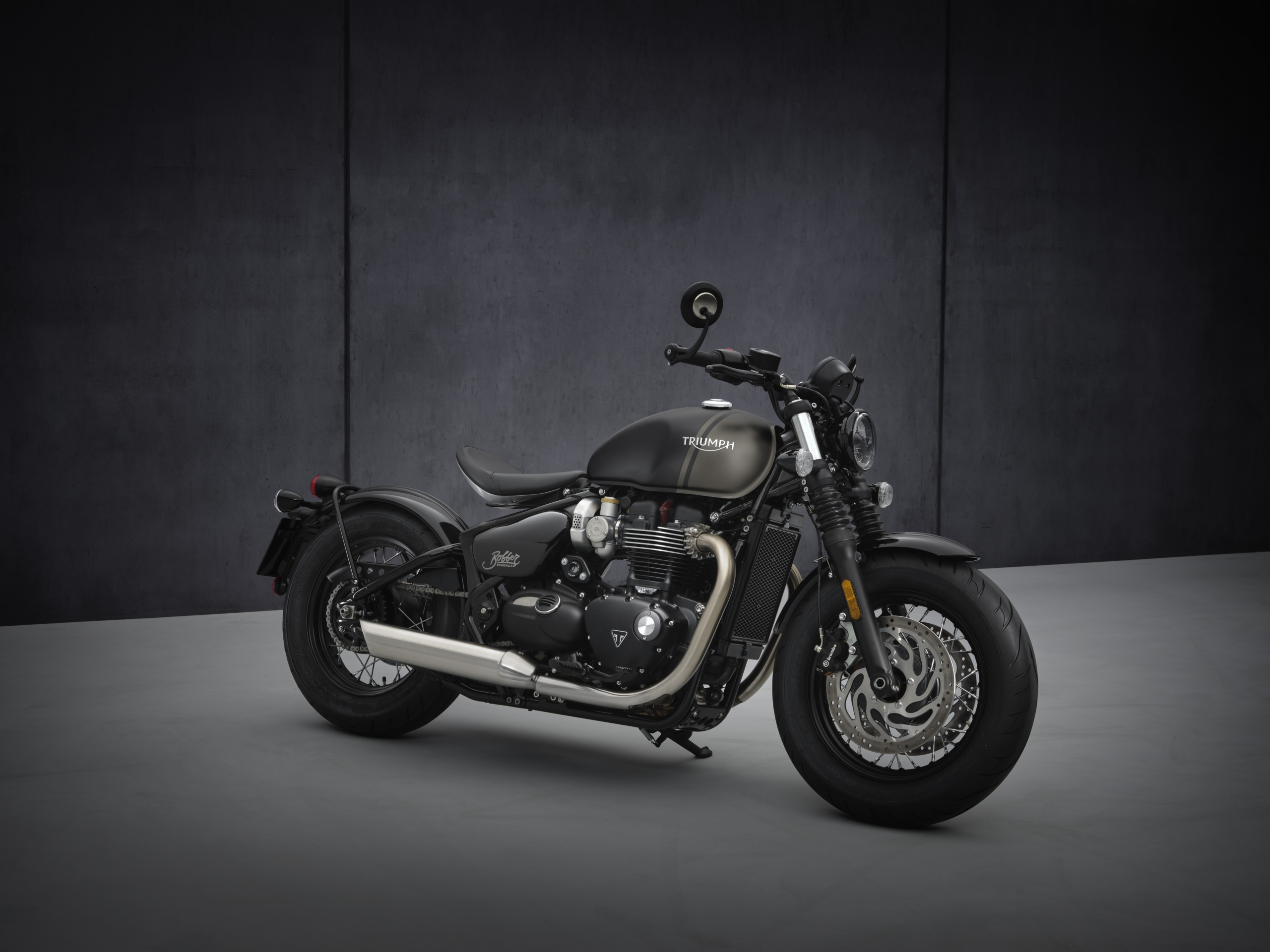 Triumph Bonneville Bobber Hero 2021