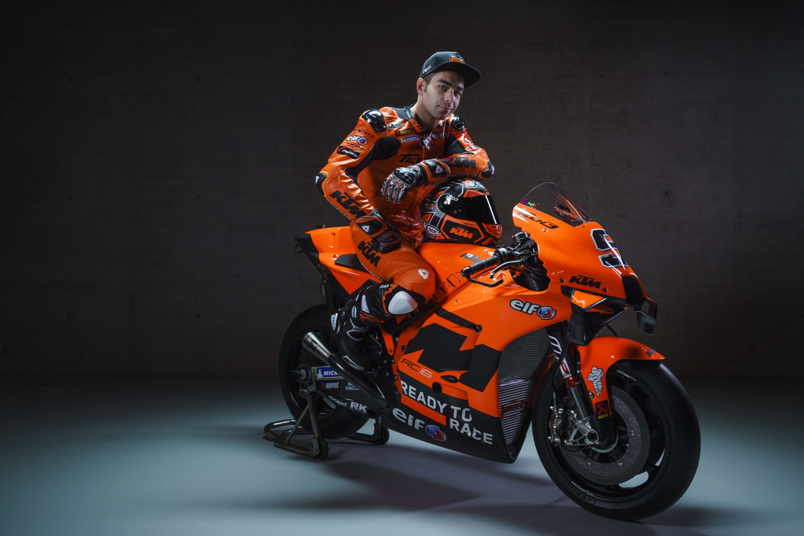 Danilo Petrucci en la presentación de la KTM RC16 2012