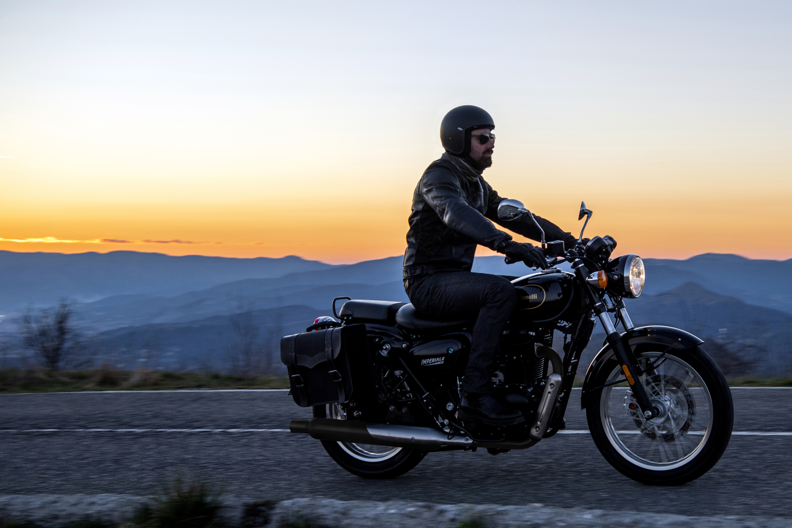 Benelli Imperiale 400: clásica y elegante