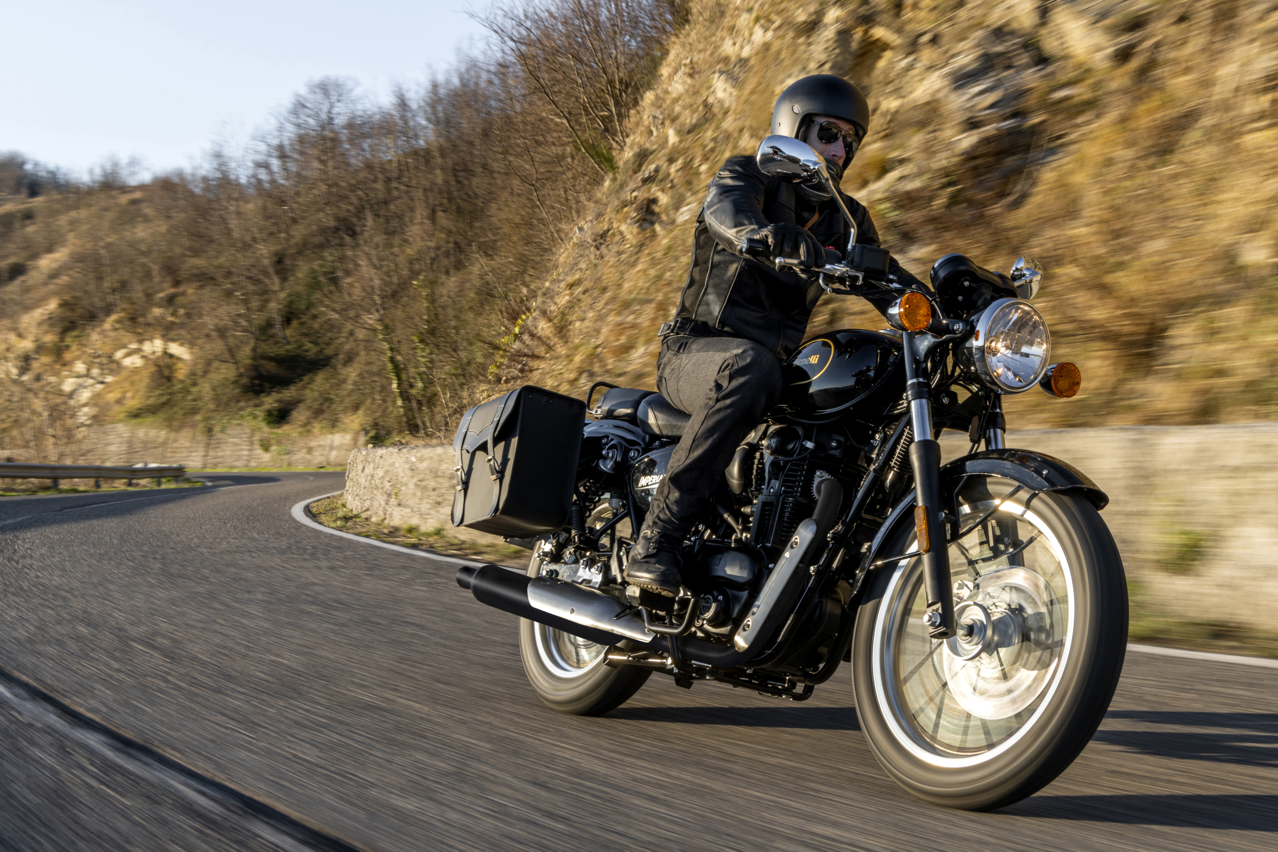 Benelli Imperiale 400: clásica y elegante