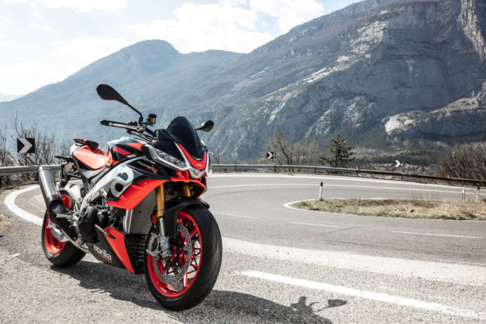 La Aprilia Tuono V4 llegó a los concesionarios europeos