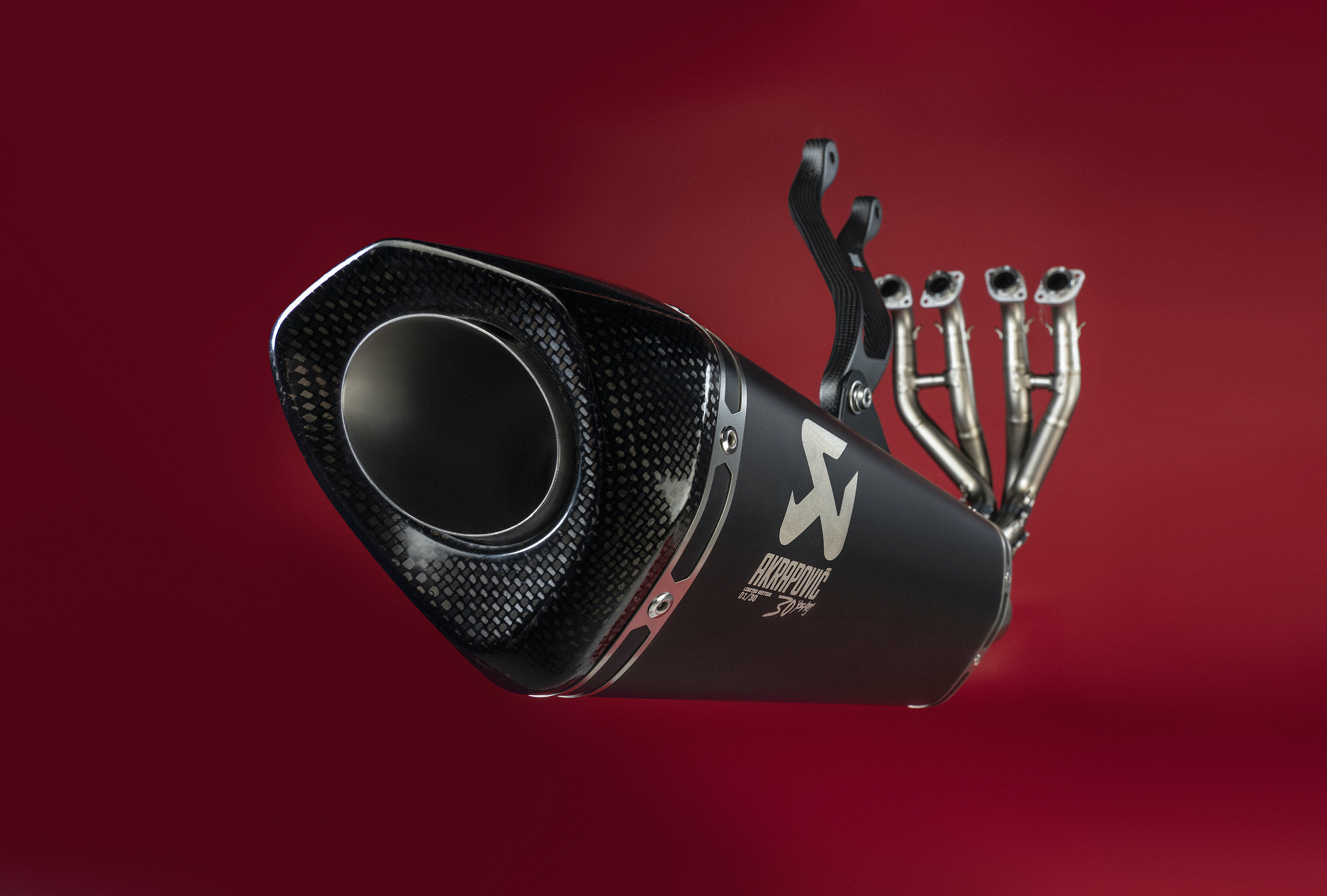 Akrapovic evolution line 30 aniversario