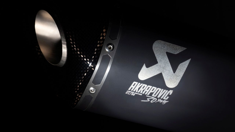 Akrapovic evolution line 30 aniversario