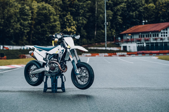 Husqvarna FS 450: hecha para la competición