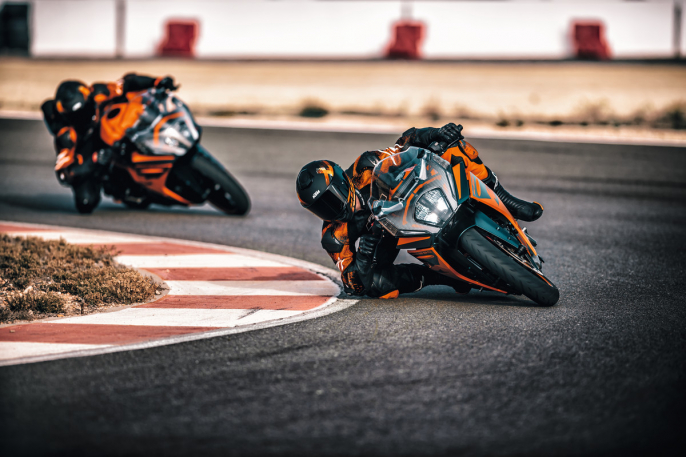 KTM RC 125 y KTM RC 390: de las pistas a la calle