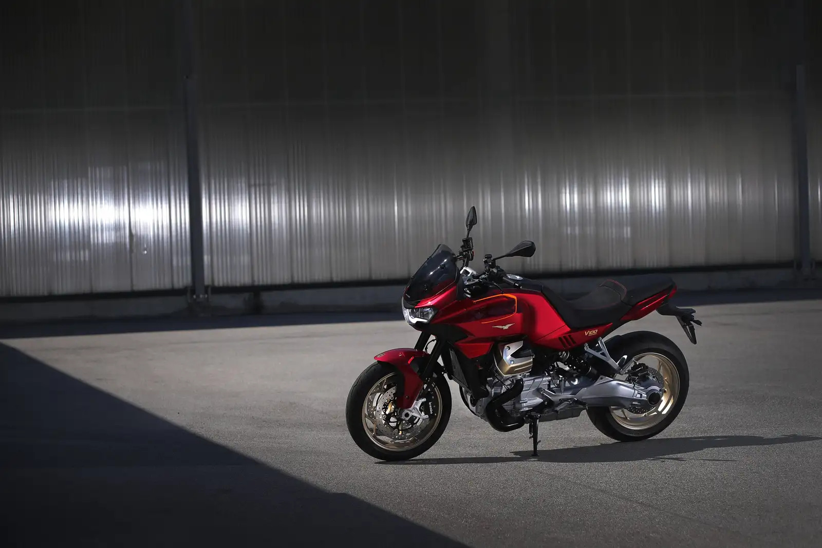 Moto Guzzi V100 Mandello: celebración italiana