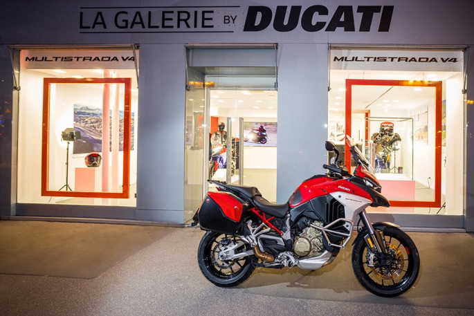 Galerie by Ducati: la tienda “Pop-up” en Paris dedicada sólo a la Ducati Multistrada V4
