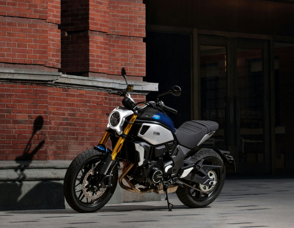 Zanella Ceccato X-700: estilo neo retro al ataque