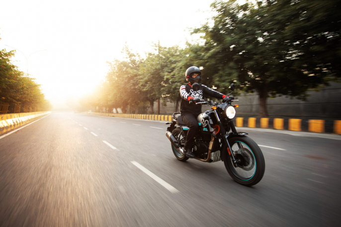 Royal Enfield Scram 411: versatilidad urbana con espíritu off-road