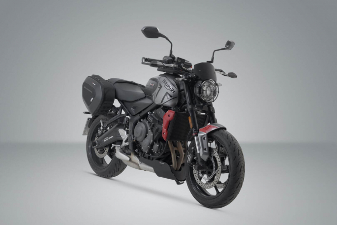 SW-MOTECH equipa la Triumph Trident 660 con accesorios especiales