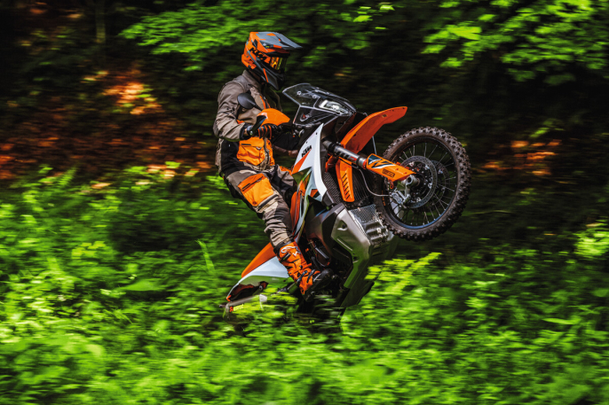 KTM 890 Adventure R 2023: una trail que vuelve recargada