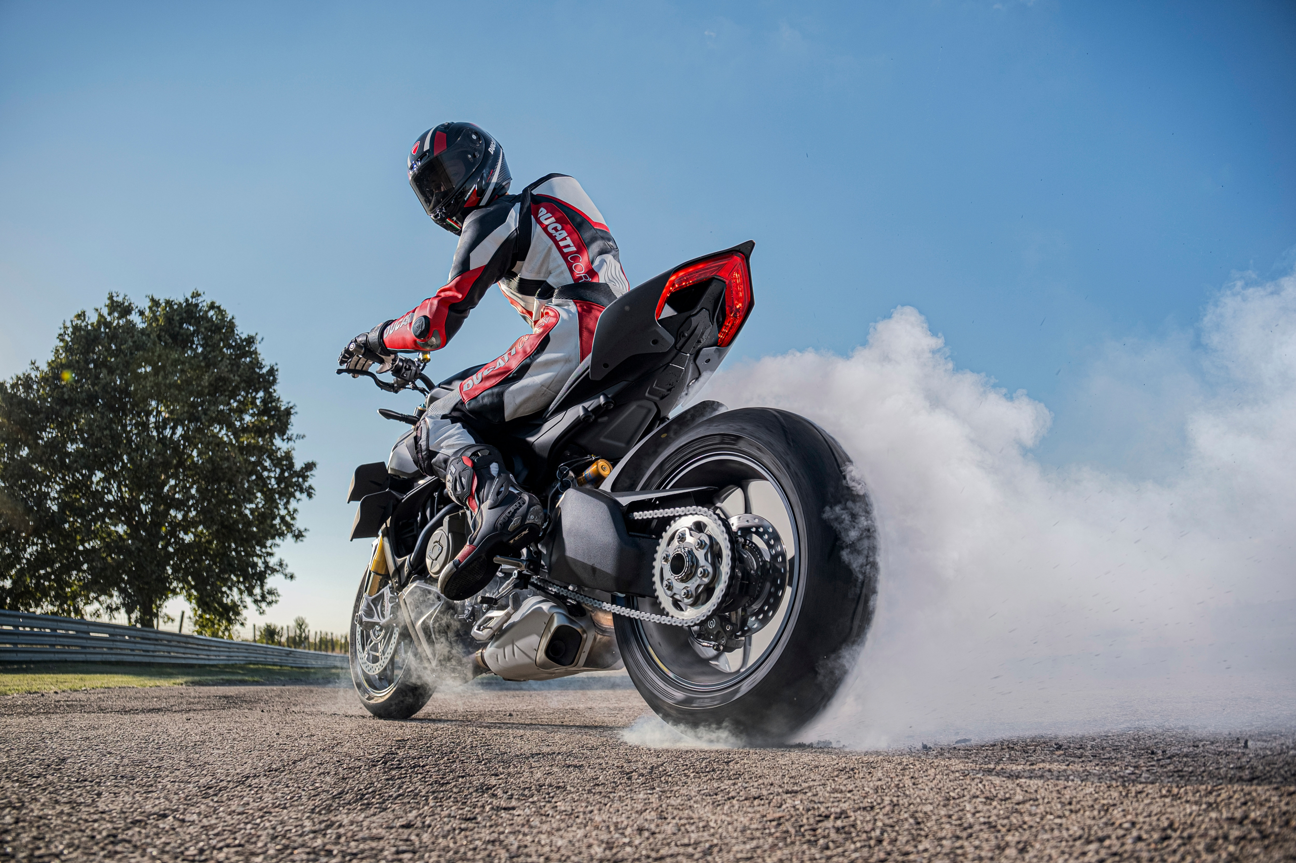 Ducati Streetfighter V4 2023: la nueva evolución