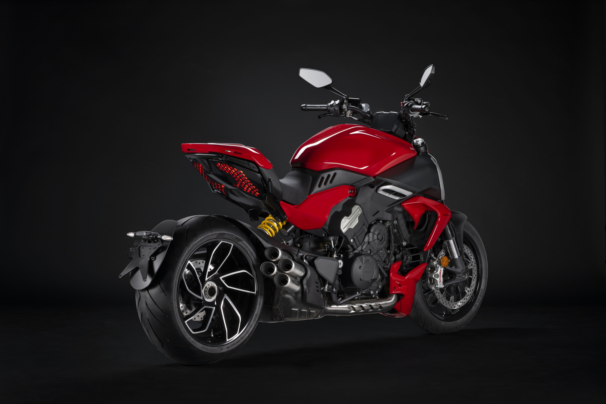 Ducati Diavel V4 la nueva muscle cruiser de Panigale Exclusivo
