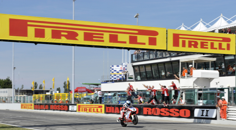 Pirelli celebra su 20º aniversario en WorldSBK
