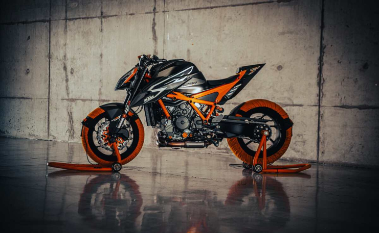 KTM prepara para 2024 la nueva Super Duke