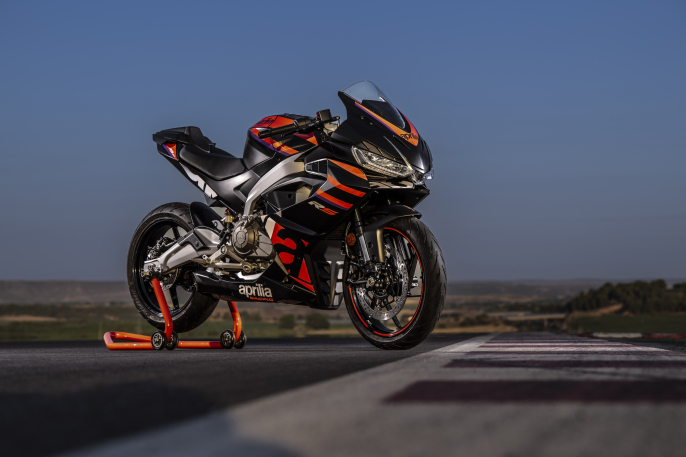 Aprilia RS 457 2024: la nueva supersport 'made in Noale'