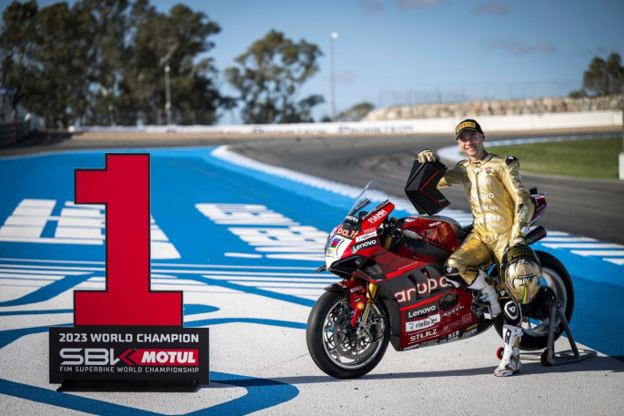 Álvaro Bautista es el campeón de WSBK 2023