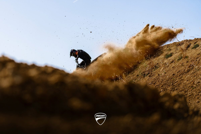 Ducati llega mundo del motocross con su propia moto