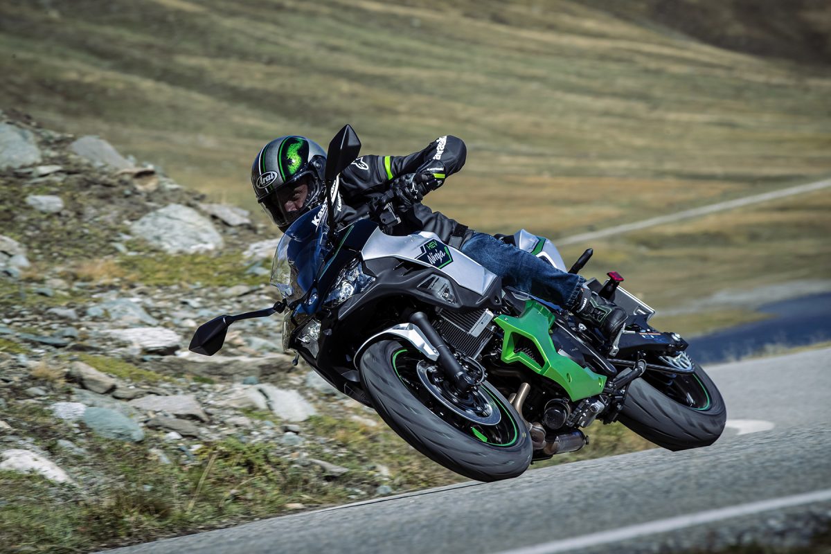 Kawasaki y una nueva patente: ¿llega la trail hibrida?