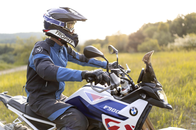 Ropa BMW Motorrad 2024: estilo y seguridad