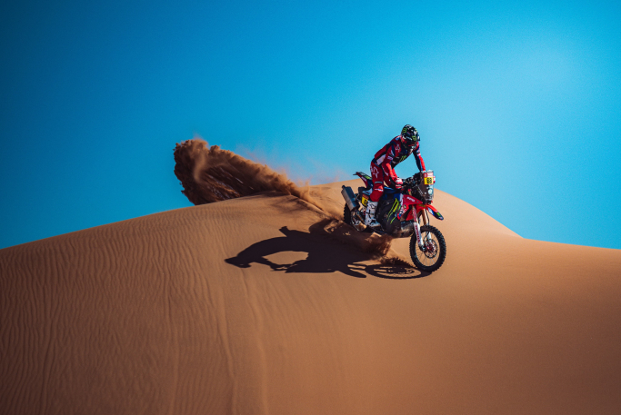 Tosha Schareina se quedó con prólogo del Dakar 2024