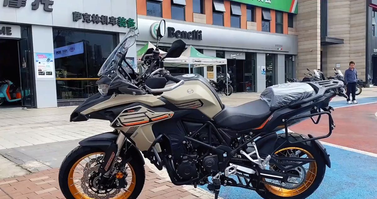 Primer vistazo a la nueva Benelli TRK 552