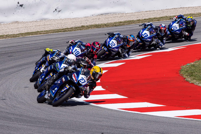 Nace la FIM Copa del Mundo Yamaha R3 bLU cRU