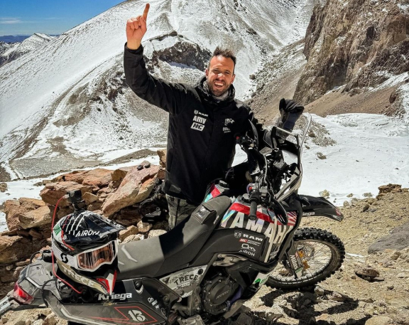 Pol Tarrés estableció un nuevo récord de altitud en moto