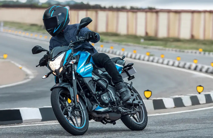 Bajaj presentó el teaser de la nueva Pulsar NS400