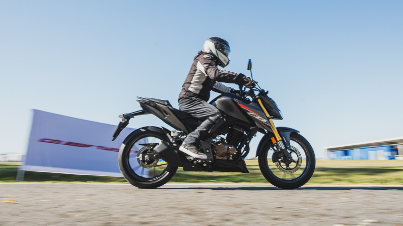Honda celebra un año de ventas de la CB300F Twister