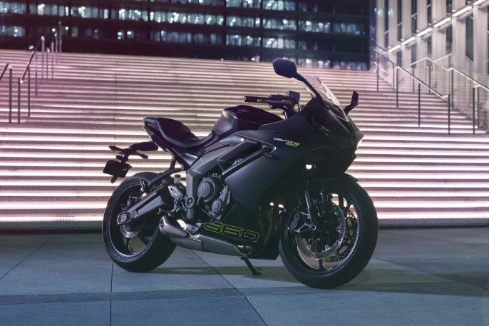 La Triumph Daytona 660 arribó a Chile tomando el nombre de la mítica saga británica y con prestaciones de elite para el segmento deportivo.