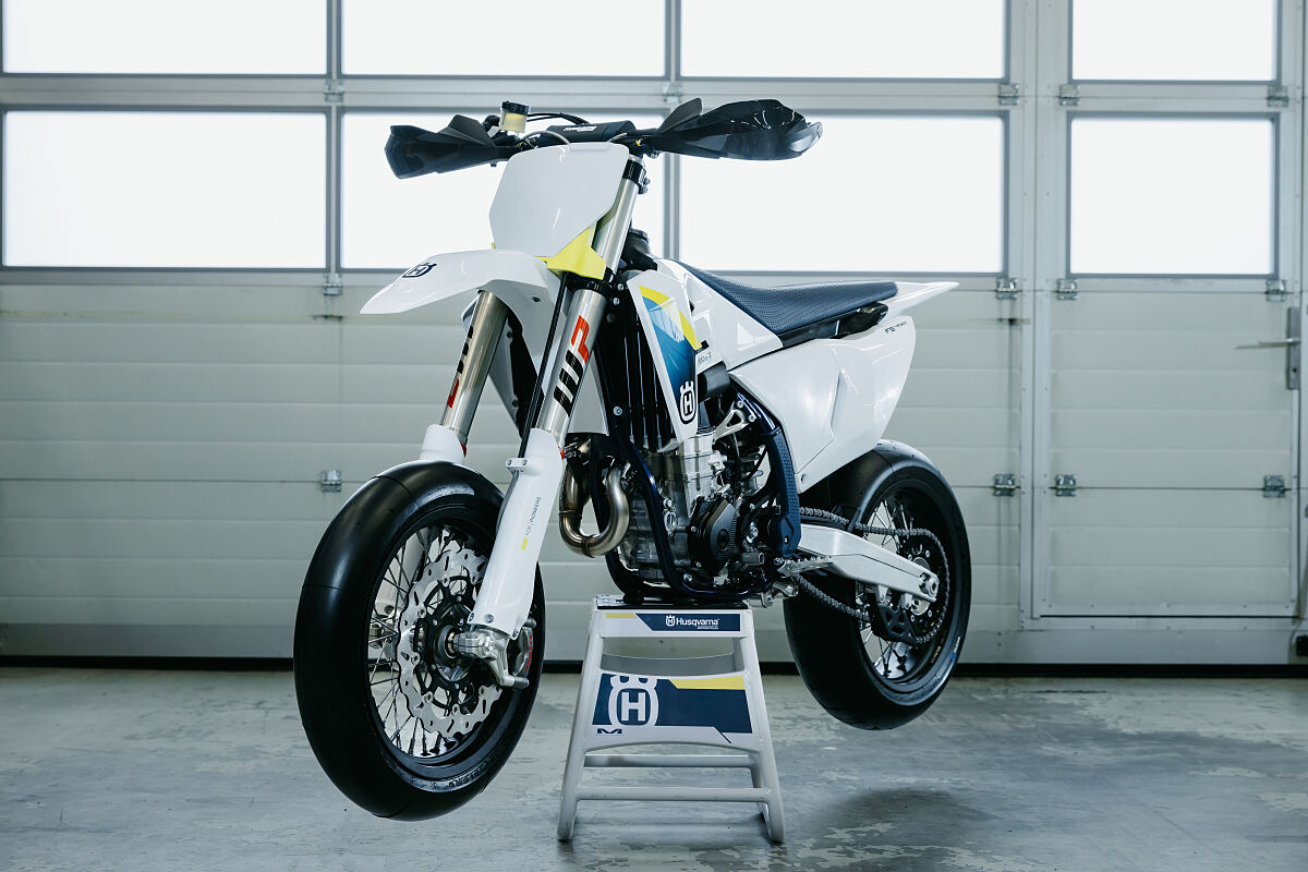 Husqvarna FS 450 2025: agrandando el segmento supermotard - Exclusivo Motos