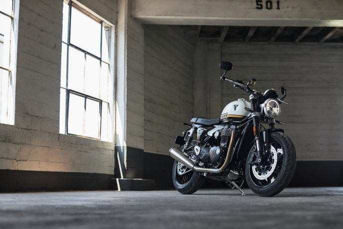 Triumph Speed Twin 1200 2025: evoluciona un 'clásico moderno'