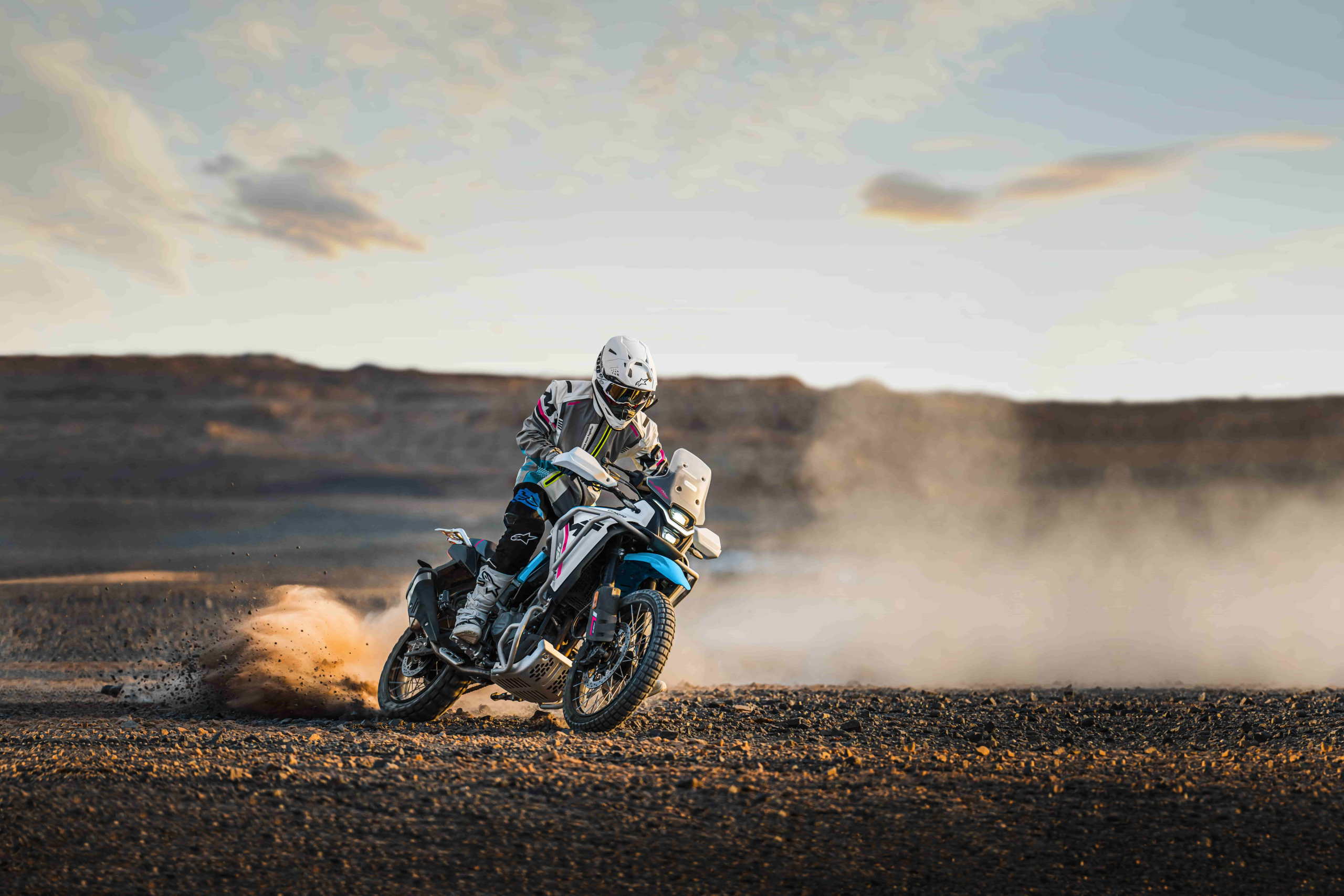 CFMoto 450MT: la versatilidad en media cilindrada