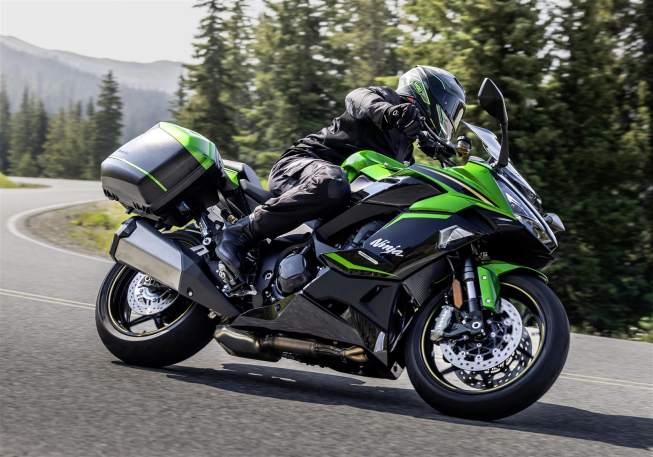 Kawasaki Ninja 1100 SX: vuelve la reina del sport turismo