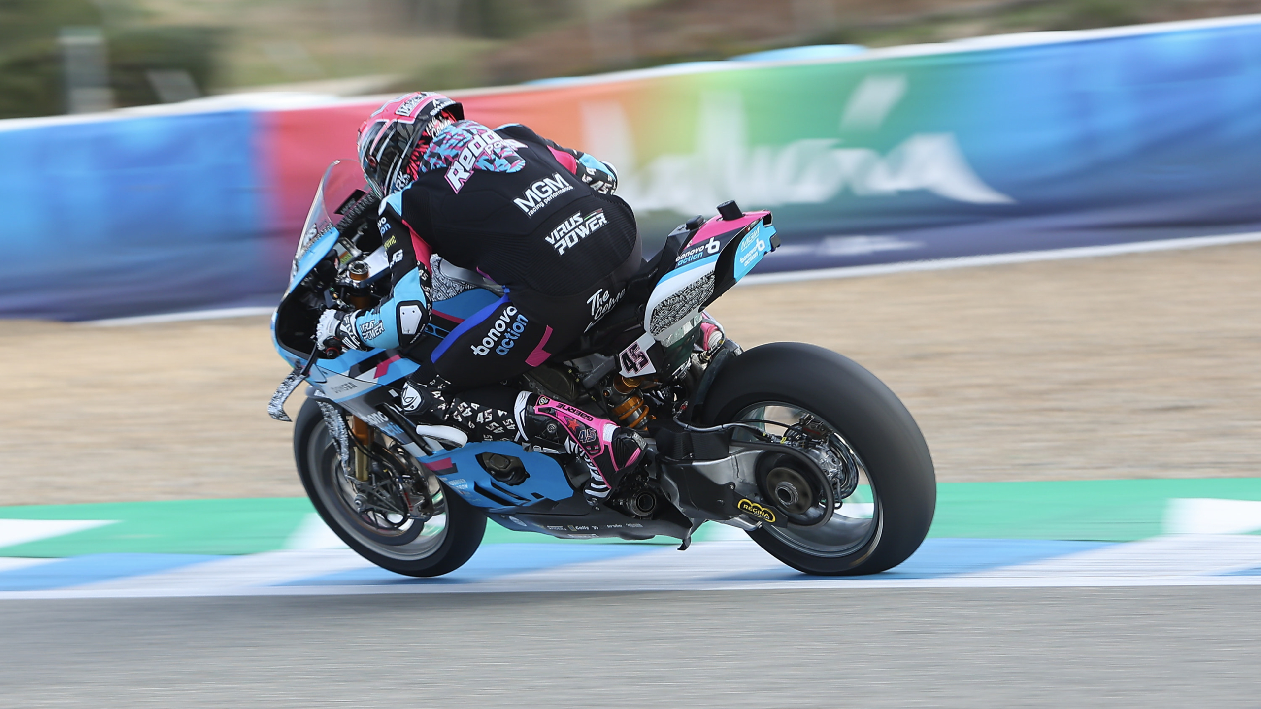 Test de Jerez 2025 WSBK Dia 1: Bulega aventaja a Iannone