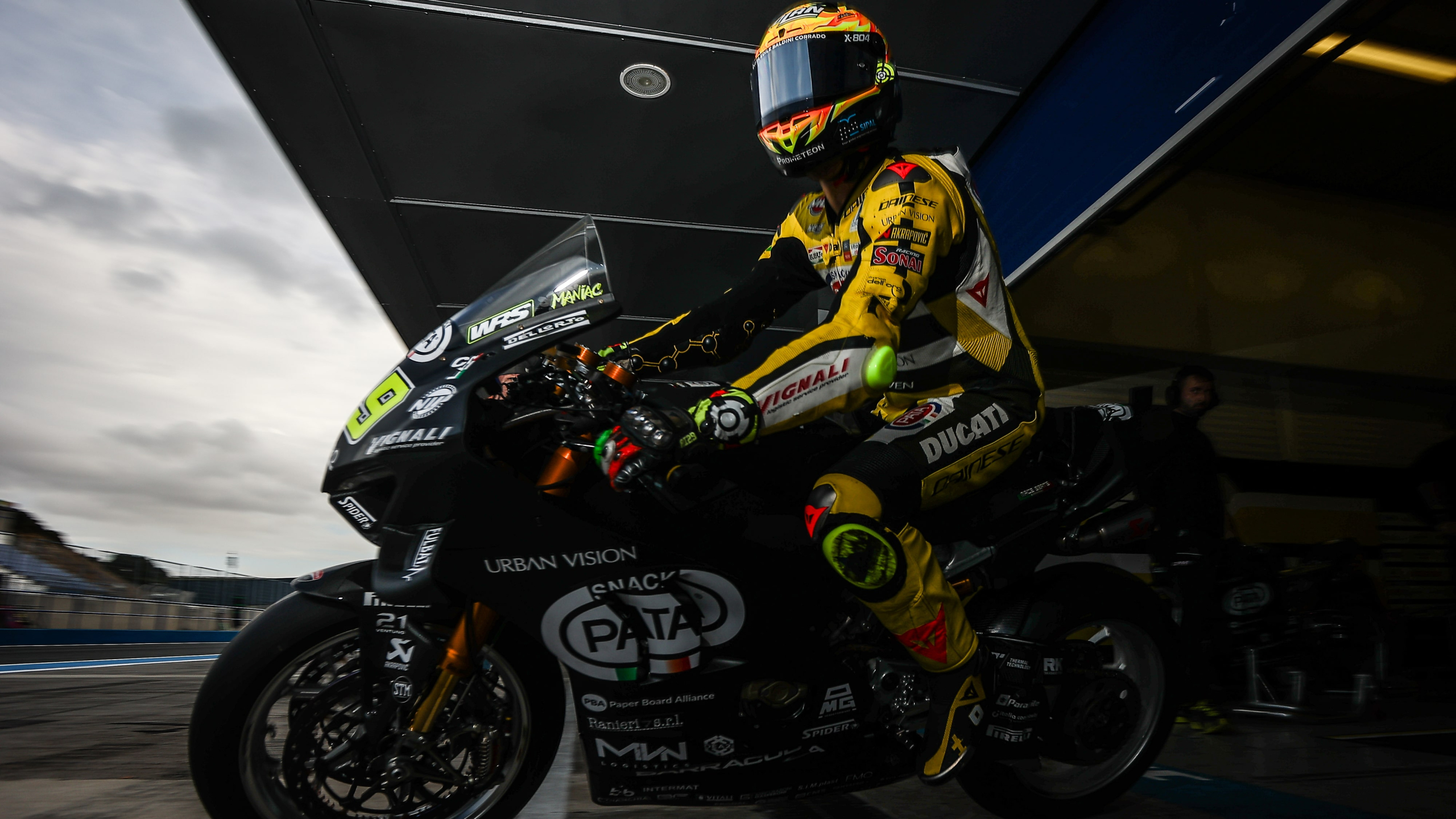Test de Jerez 2025 WSBK Dia 1: Bulega aventaja a Iannone