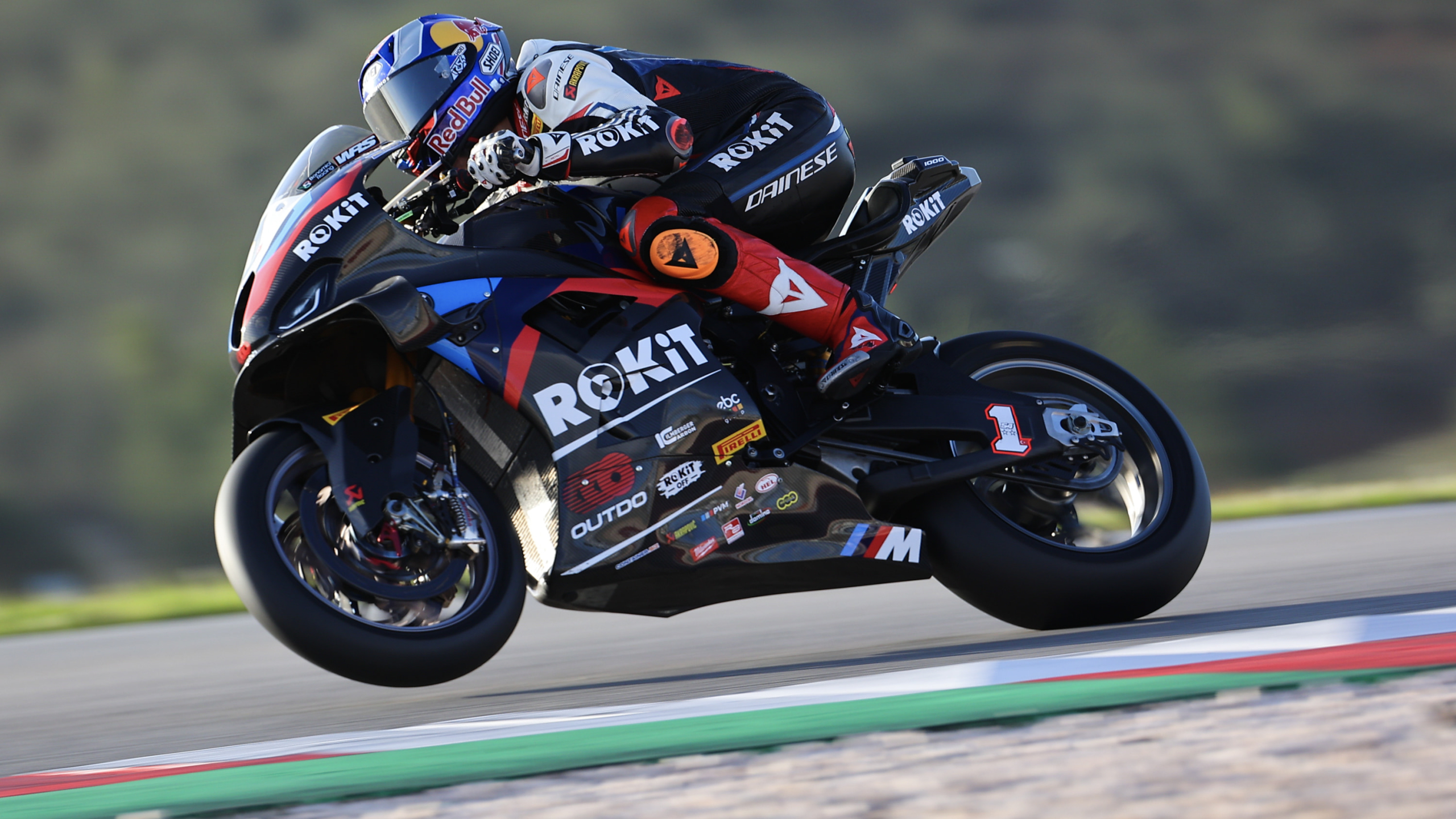 Test de Portimao WSBK 2025 Día 1: Toprak lo toma donde lo dejó
