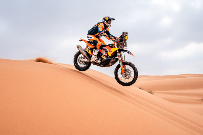 Sanders gana la etapa 2 y se pone lider del Abu Dhabi Desert