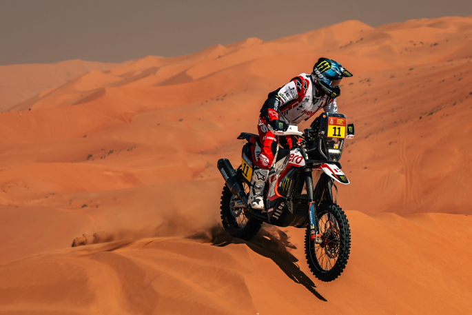 Los pilotos latinos, listos Abu Dhabi Desert Challenge 2025
