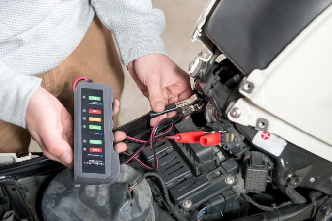 Cargadores y probadores de batería: manteniendo bien cargada la moto