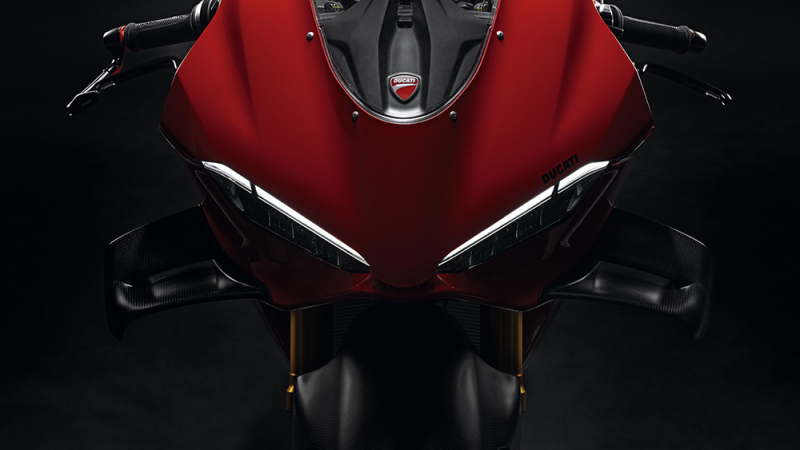 La Ducati Panigale V4 renueva su equipamiento