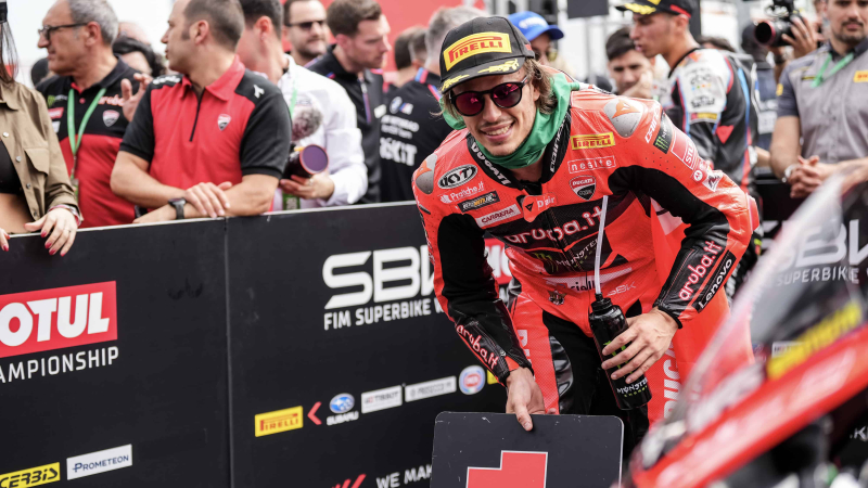 WSBK en Cremona: triplete de Bulega en casa